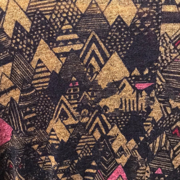 LulaRoe Sarah - Picture 2 of 3